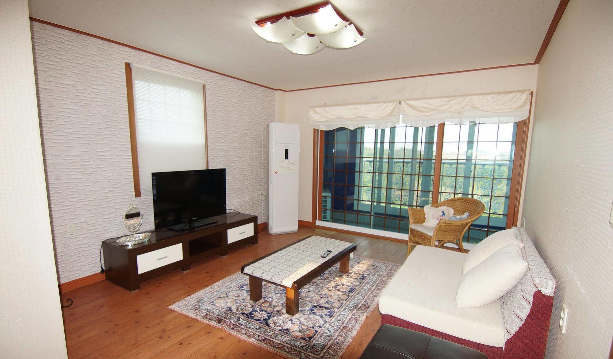 Yerae Pension Seogwipo Exterior foto